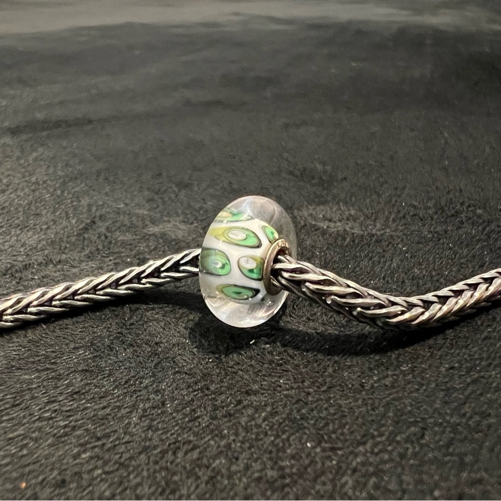 Trollbeads Green Dots on White Bead (2)